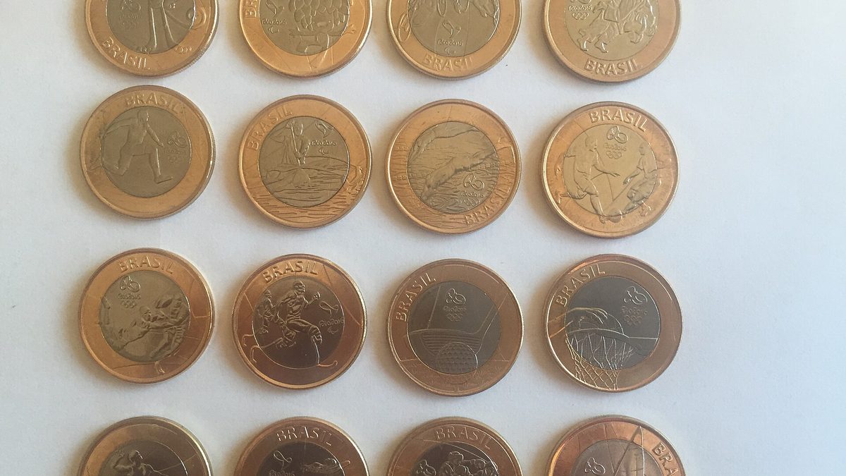 The 16 Sports 1 Real coins of the 2016 Summer Olympics and Paralympics