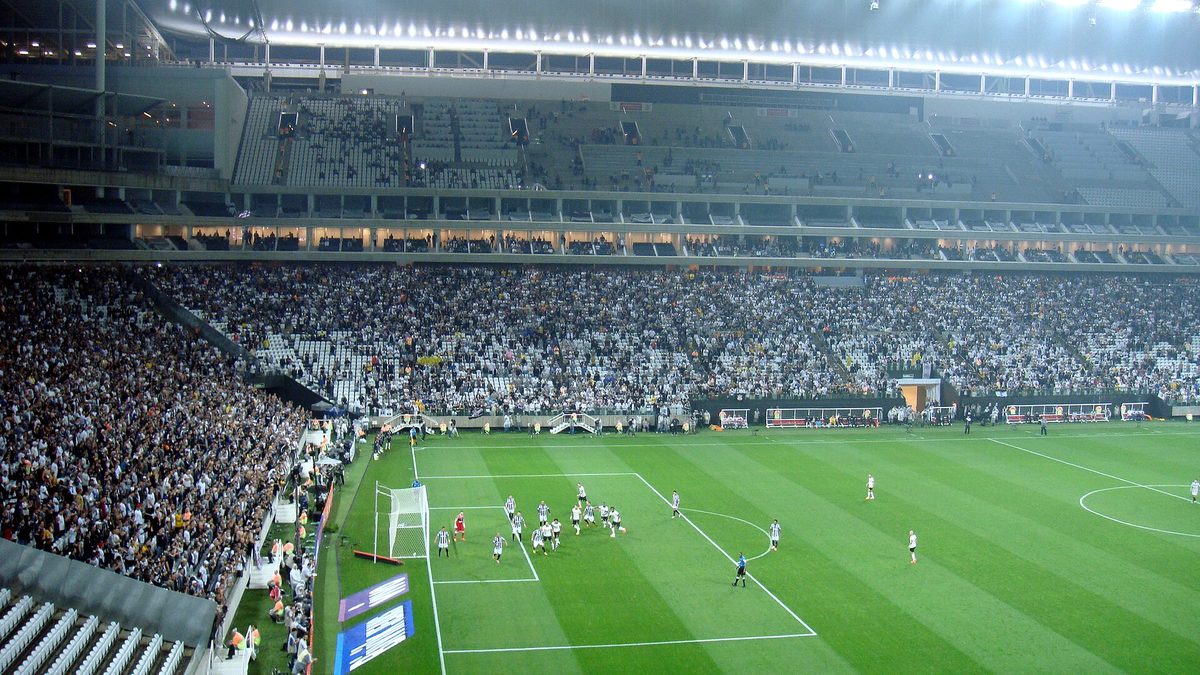 Gramado e arquibancadas da Neo Química Arena, em São Paulo, durante uma partida