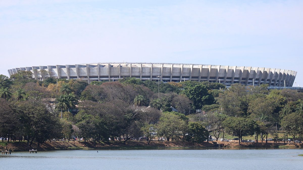 Mineirão visto da Lagoa da Pampulha, em Belo Horizonte