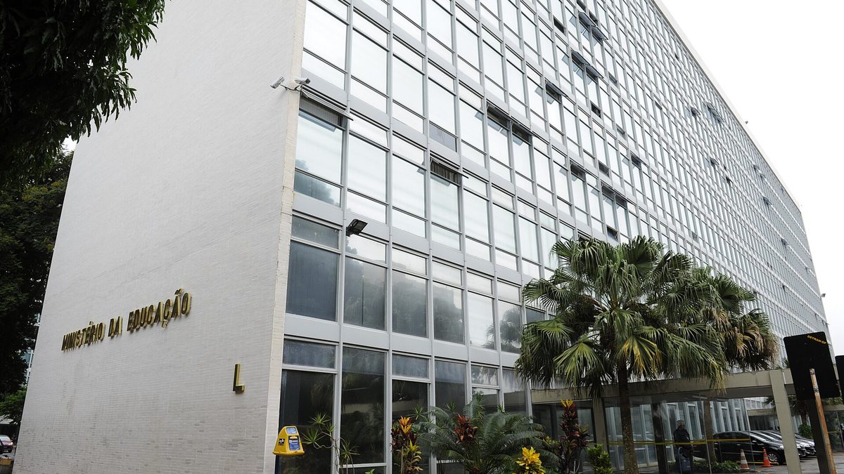 Fachada do edifício-sede do Ministério da Educação, na Esplanada dos Ministérios, em Brasília